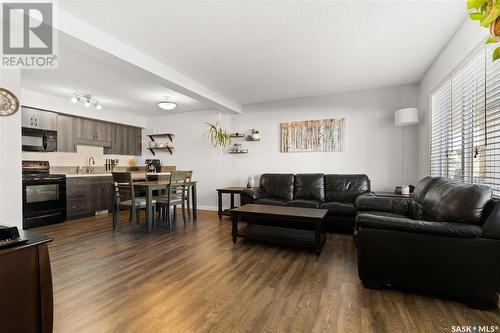 86 5230 Aerodrome Road, Regina, SK - Indoor Photo Showing Living Room