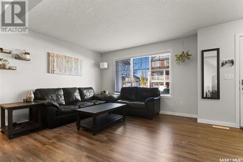 86 5230 Aerodrome Road, Regina, SK - Indoor Photo Showing Living Room