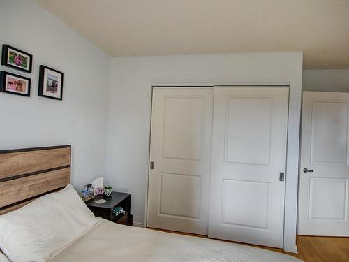 Master bedroom - 803-1200 Rue St-Jacques, Montréal (Ville-Marie), QC - Indoor Photo Showing Bedroom