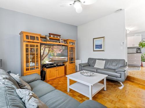 Salon - 968 Rue Wilkinson, Saint-Jean-Sur-Richelieu, QC - Indoor Photo Showing Living Room