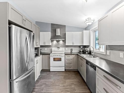 Cuisine - 968 Rue Wilkinson, Saint-Jean-Sur-Richelieu, QC - Indoor Photo Showing Kitchen With Double Sink