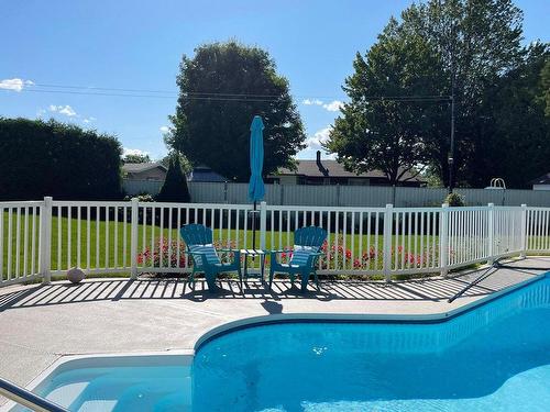 Piscine - 66 Rue Moreau, Bedford - Ville, QC - Outdoor With In Ground Pool With Backyard