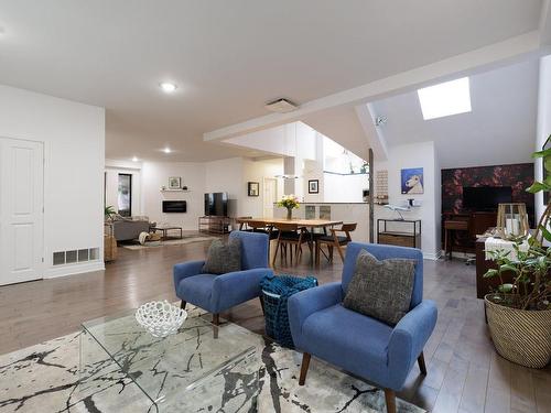 Interior - 304-3640 Rue Jeanne-Mance, Montréal (Le Plateau-Mont-Royal), QC - Indoor Photo Showing Living Room