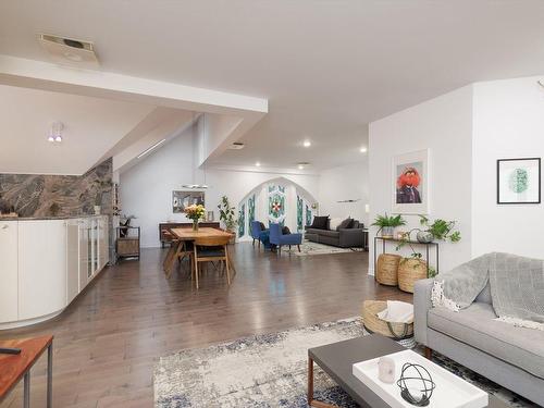 Interior - 304-3640 Rue Jeanne-Mance, Montréal (Le Plateau-Mont-Royal), QC - Indoor Photo Showing Living Room