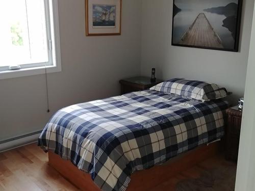 Chambre Ã Â coucher - 235  - 237A Rue St-Georges, Saint-Jean-Sur-Richelieu, QC - Indoor Photo Showing Bedroom