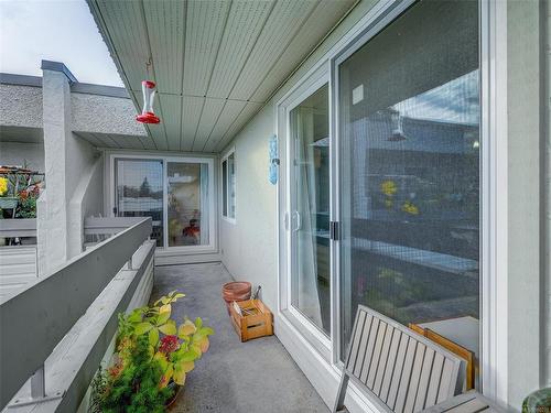 403-3235 Quadra St, Saanich, BC - Outdoor With Exterior