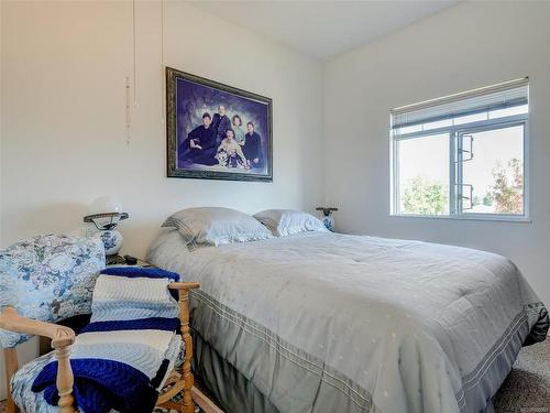 410-10030 Resthaven Dr, Sidney, BC - Indoor Photo Showing Bedroom