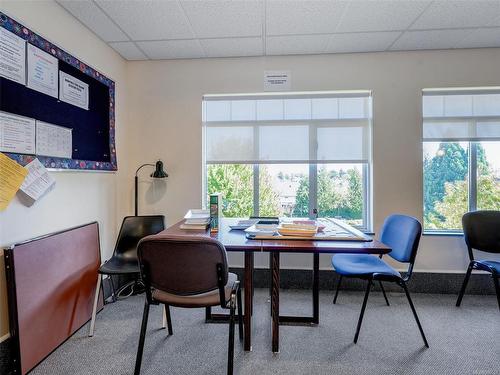 410-10030 Resthaven Dr, Sidney, BC - Indoor Photo Showing Office