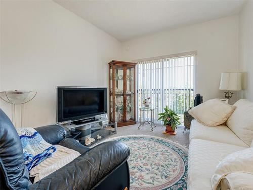 410-10030 Resthaven Dr, Sidney, BC - Indoor Photo Showing Living Room