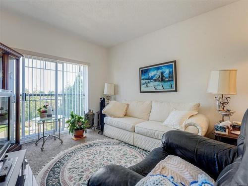 410-10030 Resthaven Dr, Sidney, BC - Indoor Photo Showing Living Room