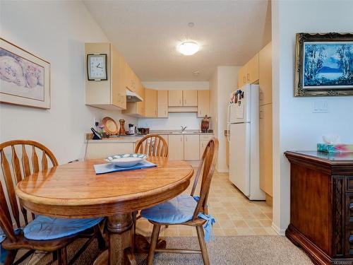 410-10030 Resthaven Dr, Sidney, BC - Indoor Photo Showing Dining Room