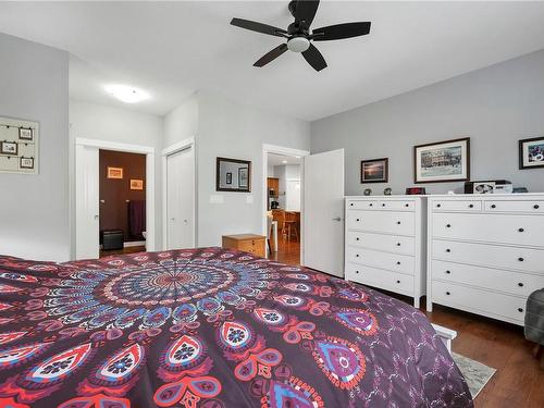 16-3647 Vermont Pl, Campbell River, BC - Indoor Photo Showing Bedroom