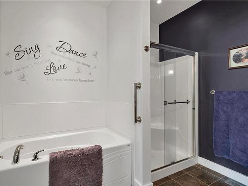 16-3647 Vermont Pl, Campbell River, BC - Indoor Photo Showing Bathroom