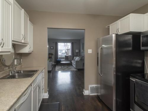 347 Mckellar St N, Thunder Bay, ON - Indoor Photo Showing Kitchen With Double Sink