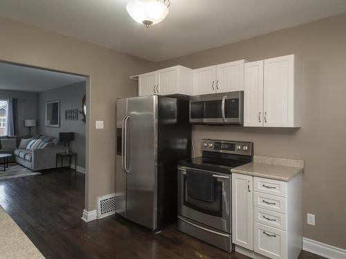 347 Mckellar St N, Thunder Bay, ON - Indoor Photo Showing Kitchen