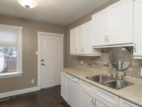 347 Mckellar St N, Thunder Bay, ON - Indoor Photo Showing Kitchen With Double Sink