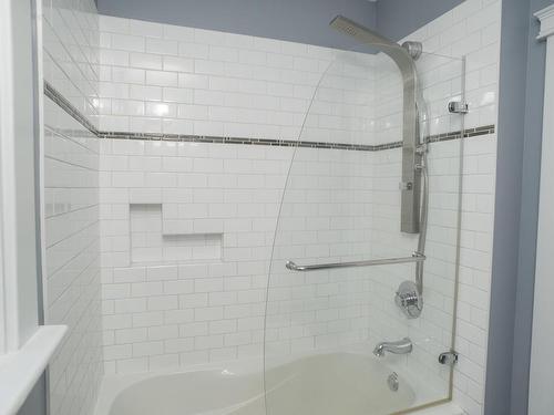 347 Mckellar St N, Thunder Bay, ON - Indoor Photo Showing Bathroom