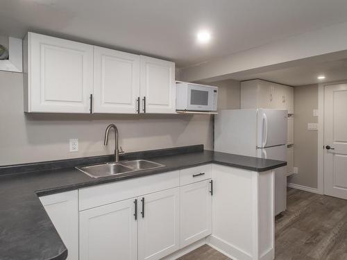 347 Mckellar St N, Thunder Bay, ON - Indoor Photo Showing Kitchen With Double Sink