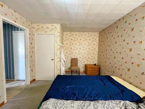 18 Ross Avenue, Marathon, ON - Indoor Photo Showing Bedroom