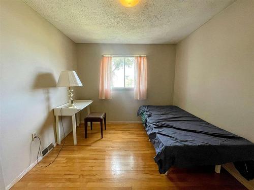 18 Ross Avenue, Marathon, ON - Indoor Photo Showing Bedroom