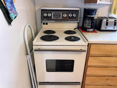 18 Ross Avenue, Marathon, ON - Indoor Photo Showing Kitchen