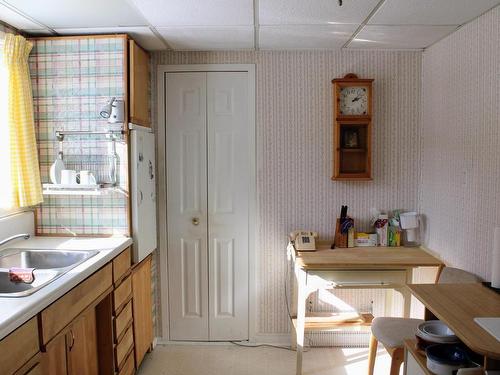 18 Ross Avenue, Marathon, ON - Indoor Photo Showing Kitchen