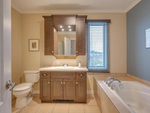 Salle de bains - 301-120 Rue Ernest-Bourque, Blainville, QC - Indoor Photo Showing Bathroom