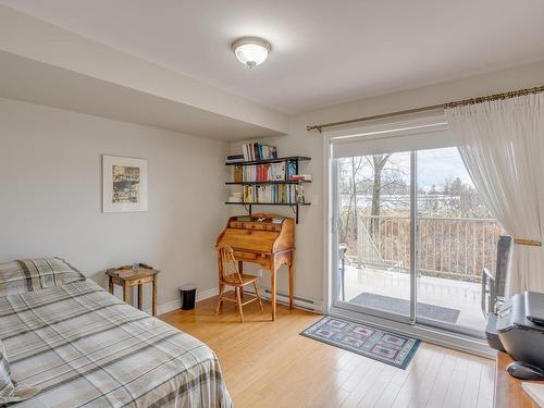 Chambre Ã Â coucher - 301-120 Rue Ernest-Bourque, Blainville, QC - Indoor Photo Showing Bedroom