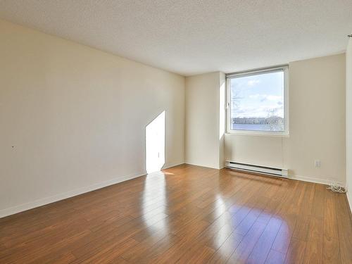 Master bedroom - 204-500 Place Juge-Desnoyers, Laval (Pont-Viau), QC - Indoor Photo Showing Other Room