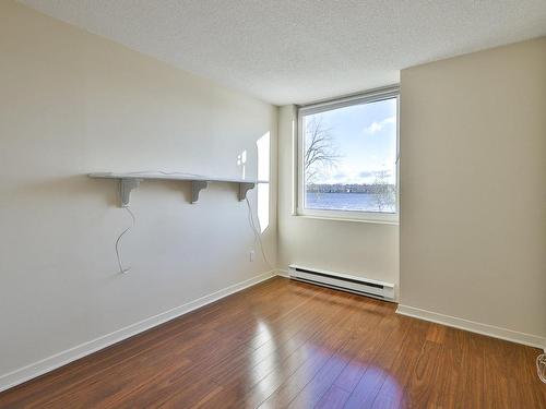 Bedroom - 204-500 Place Juge-Desnoyers, Laval (Pont-Viau), QC - Indoor Photo Showing Other Room