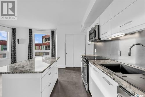 328 & 329 404 C Avenue S, Saskatoon, SK - Indoor Photo Showing Kitchen With Upgraded Kitchen