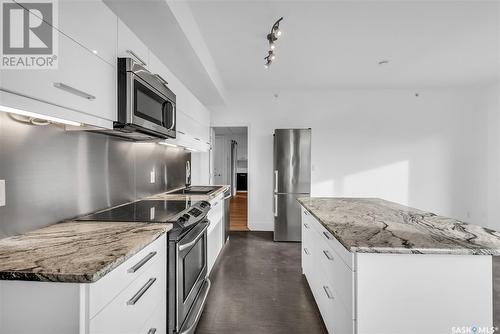 328 & 329 404 C Avenue S, Saskatoon, SK - Indoor Photo Showing Kitchen With Upgraded Kitchen