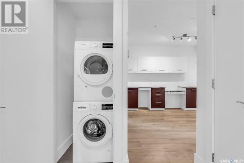 328 & 329 404 C Avenue S, Saskatoon, SK - Indoor Photo Showing Laundry Room