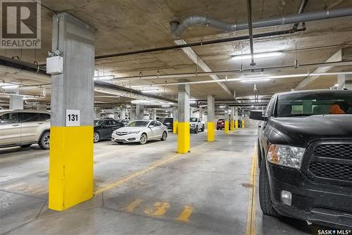 328 & 329 404 C Avenue S, Saskatoon, SK - Indoor Photo Showing Garage