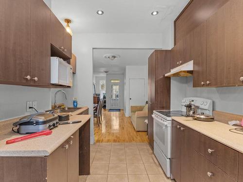 Kitchen - 5223  - 5225 Av. Jacques-Grenier, Montréal (Côte-Des-Neiges/Notre-Dame-De-Grâce), QC - Indoor Photo Showing Kitchen With Double Sink