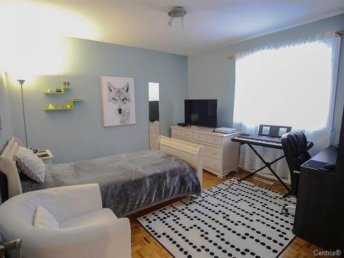 Chambre Ã  coucher principale - 3313 Rue Catherine, Laval (Fabreville), QC - Indoor Photo Showing Bedroom