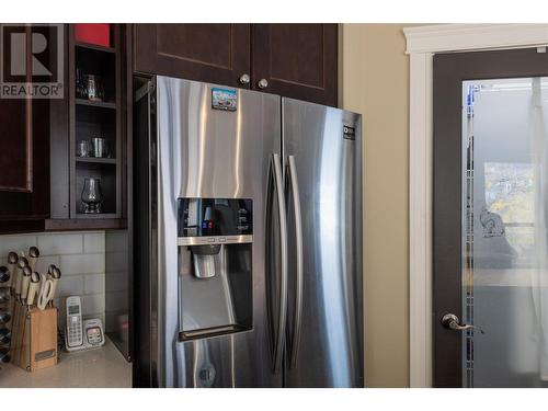 1615 Cheakamus Drive, Kamloops, BC - Indoor Photo Showing Kitchen