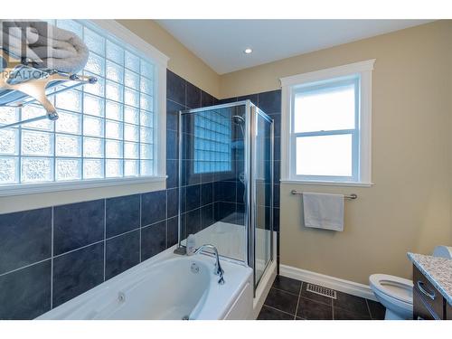 1615 Cheakamus Drive, Kamloops, BC - Indoor Photo Showing Bathroom