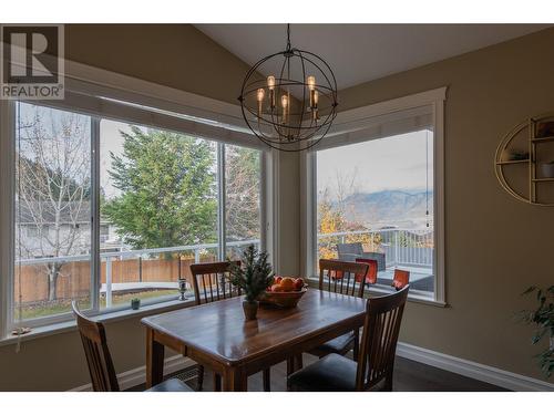 1615 Cheakamus Drive, Kamloops, BC - Indoor Photo Showing Dining Room