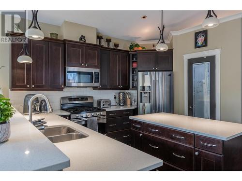 1615 Cheakamus Drive, Kamloops, BC - Indoor Photo Showing Kitchen With Double Sink With Upgraded Kitchen