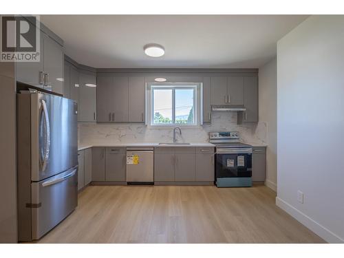 1724 Treffry Place, Summerland, BC - Indoor Photo Showing Kitchen