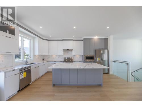 1724 Treffry Place, Summerland, BC - Indoor Photo Showing Kitchen With Upgraded Kitchen