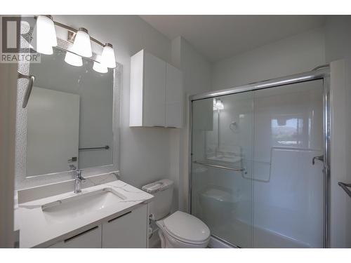 1724 Treffry Place, Summerland, BC - Indoor Photo Showing Bathroom