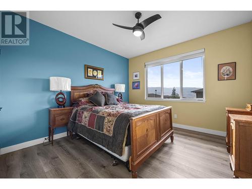 4013 Rio Vista Way, Kamloops, BC - Indoor Photo Showing Bedroom