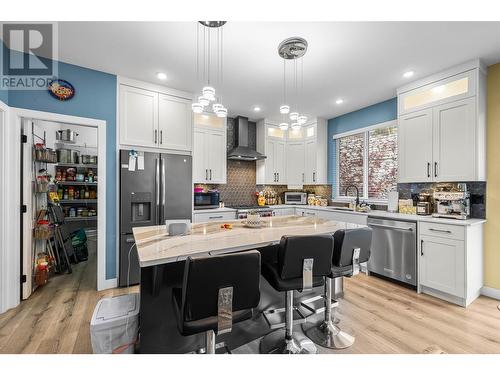 4013 Rio Vista Way, Kamloops, BC - Indoor Photo Showing Kitchen With Upgraded Kitchen