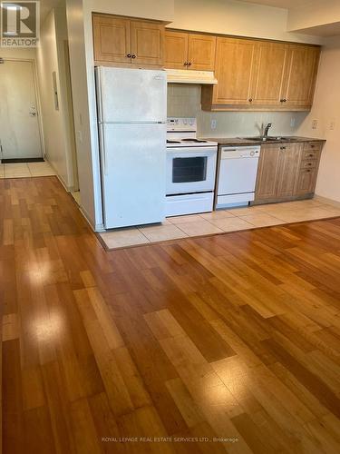 616 - 455 Rosewell Avenue, Toronto, ON - Indoor Photo Showing Kitchen