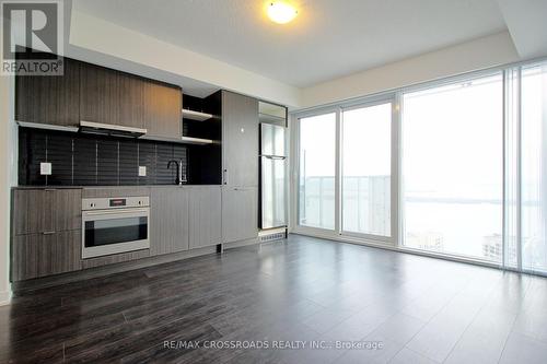 5208 - 100 Harbour Street, Toronto, ON - Indoor Photo Showing Kitchen