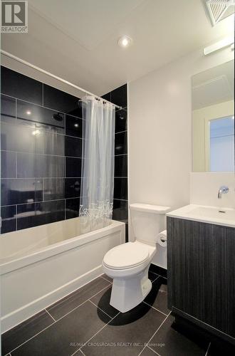 5208 - 100 Harbour Street, Toronto, ON - Indoor Photo Showing Bathroom