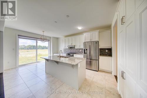 75 Barkerville Drive, Whitby, ON - Indoor Photo Showing Kitchen