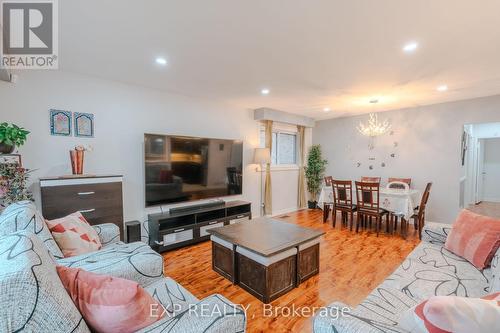 Upper - 14 Summerglade Drive, Toronto, ON - Indoor Photo Showing Living Room